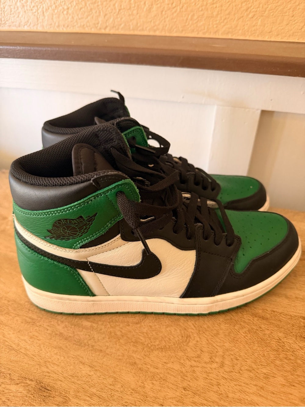 Nike Air Jordan 1 Mid - Green Black White